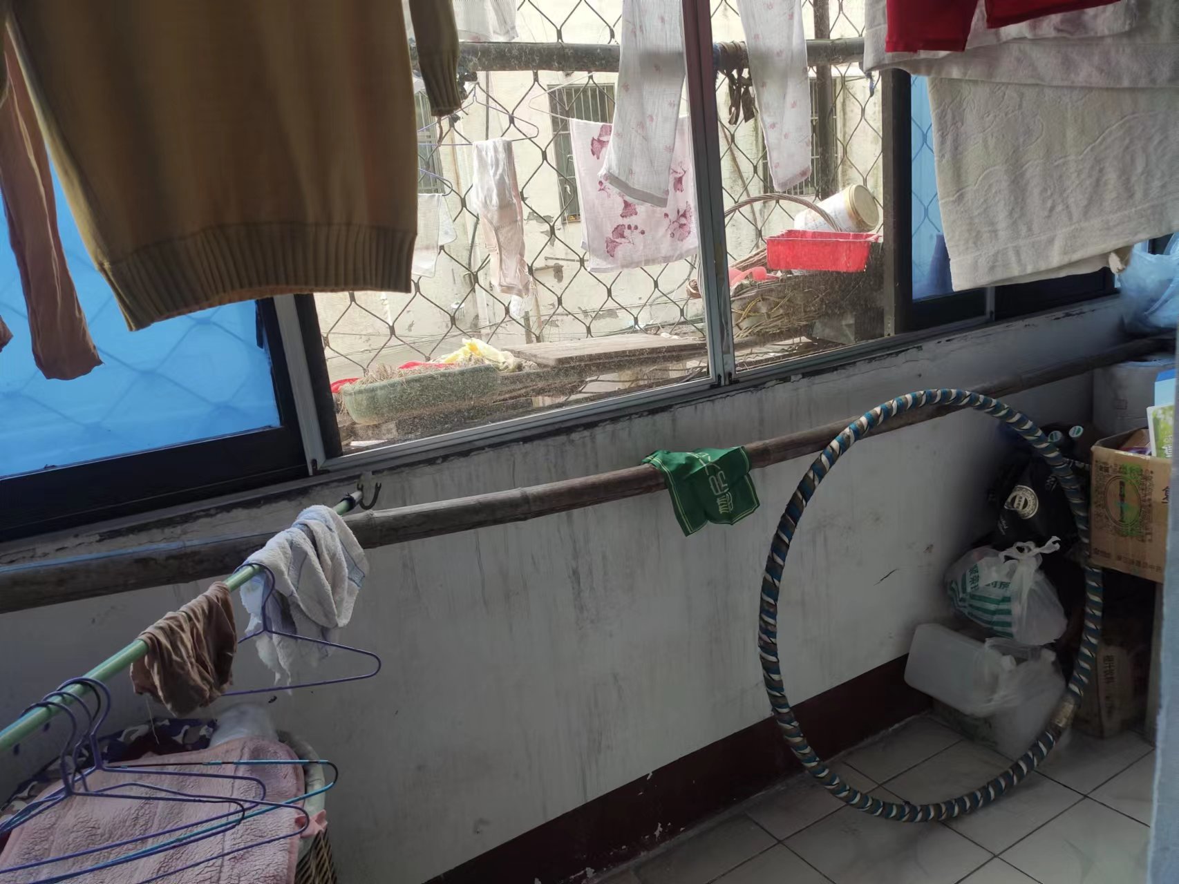 刘潭公园旁毛毯厂宿舍二楼拎包入住两房满二