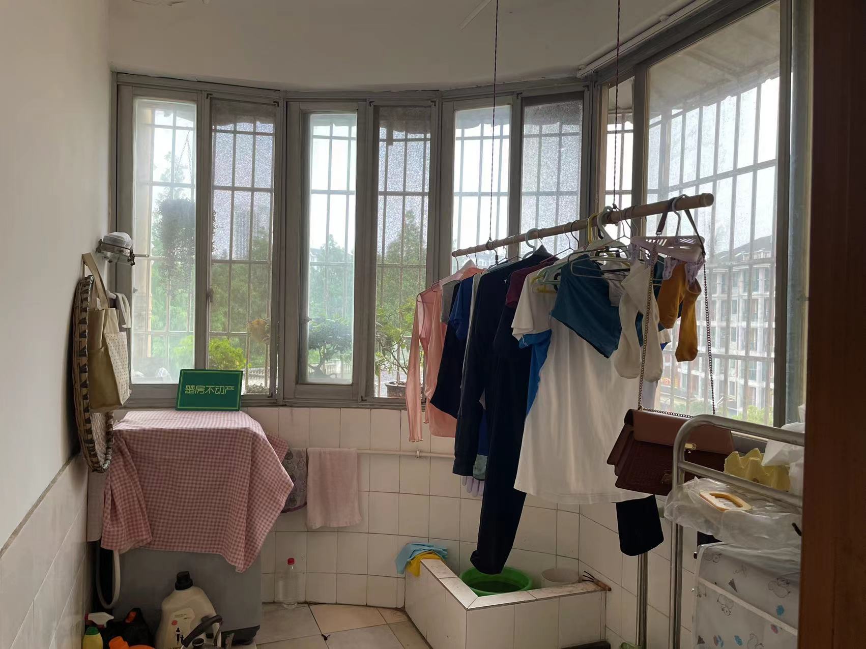 德政园精装3房2卫三个阳台步梯5楼业主诚心出售