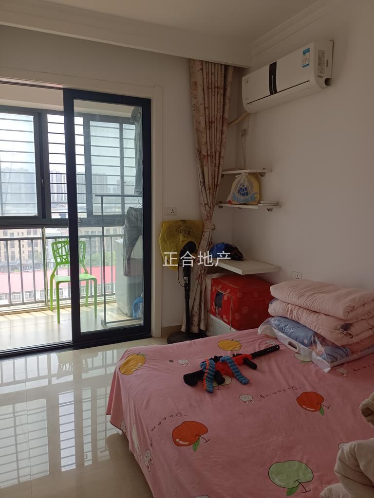 金域城邦，精装两房，小高层好楼层13楼，家具家电齐全，拎包入住