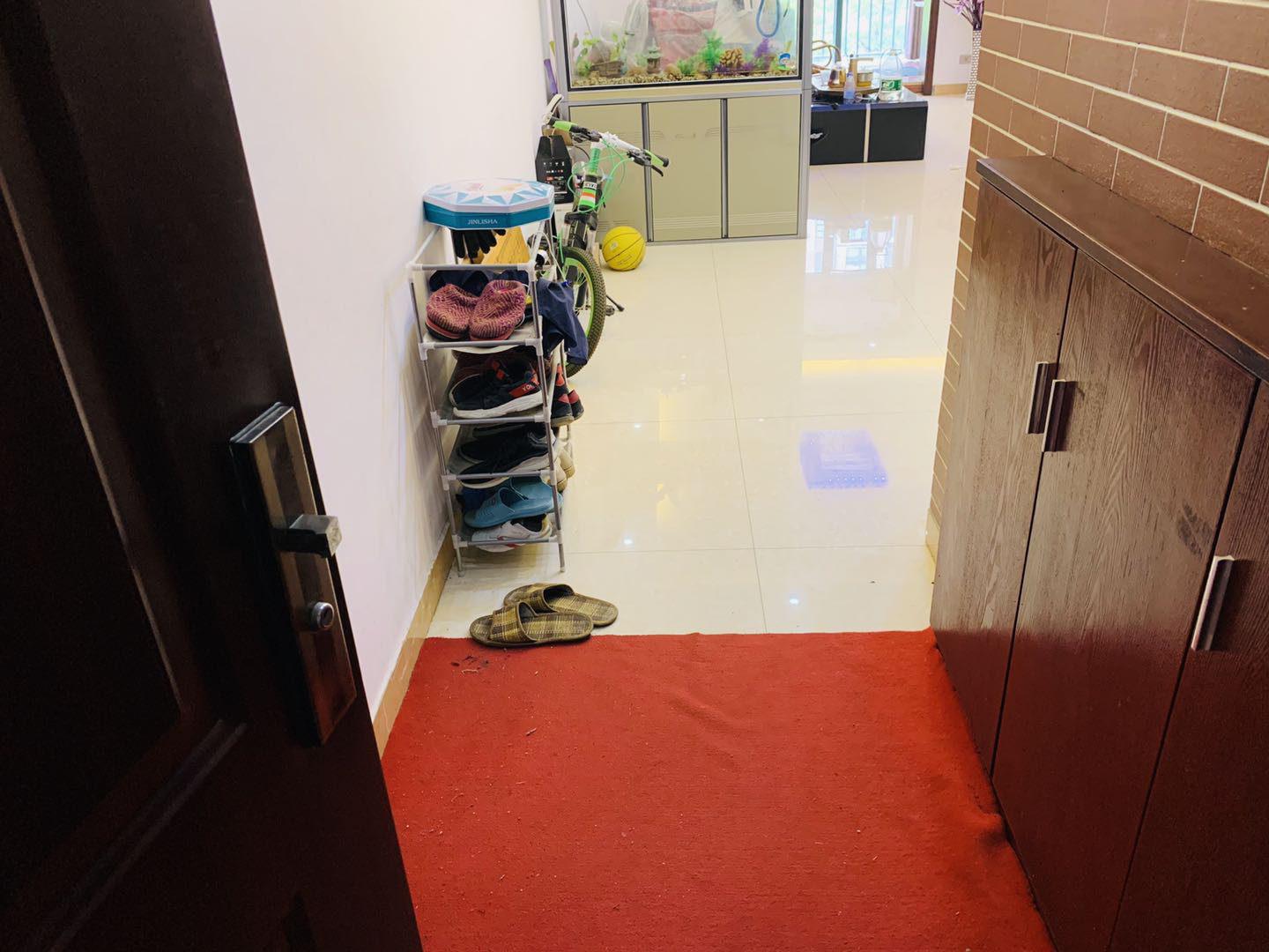 新城一号精装三房，120平，92万，满2