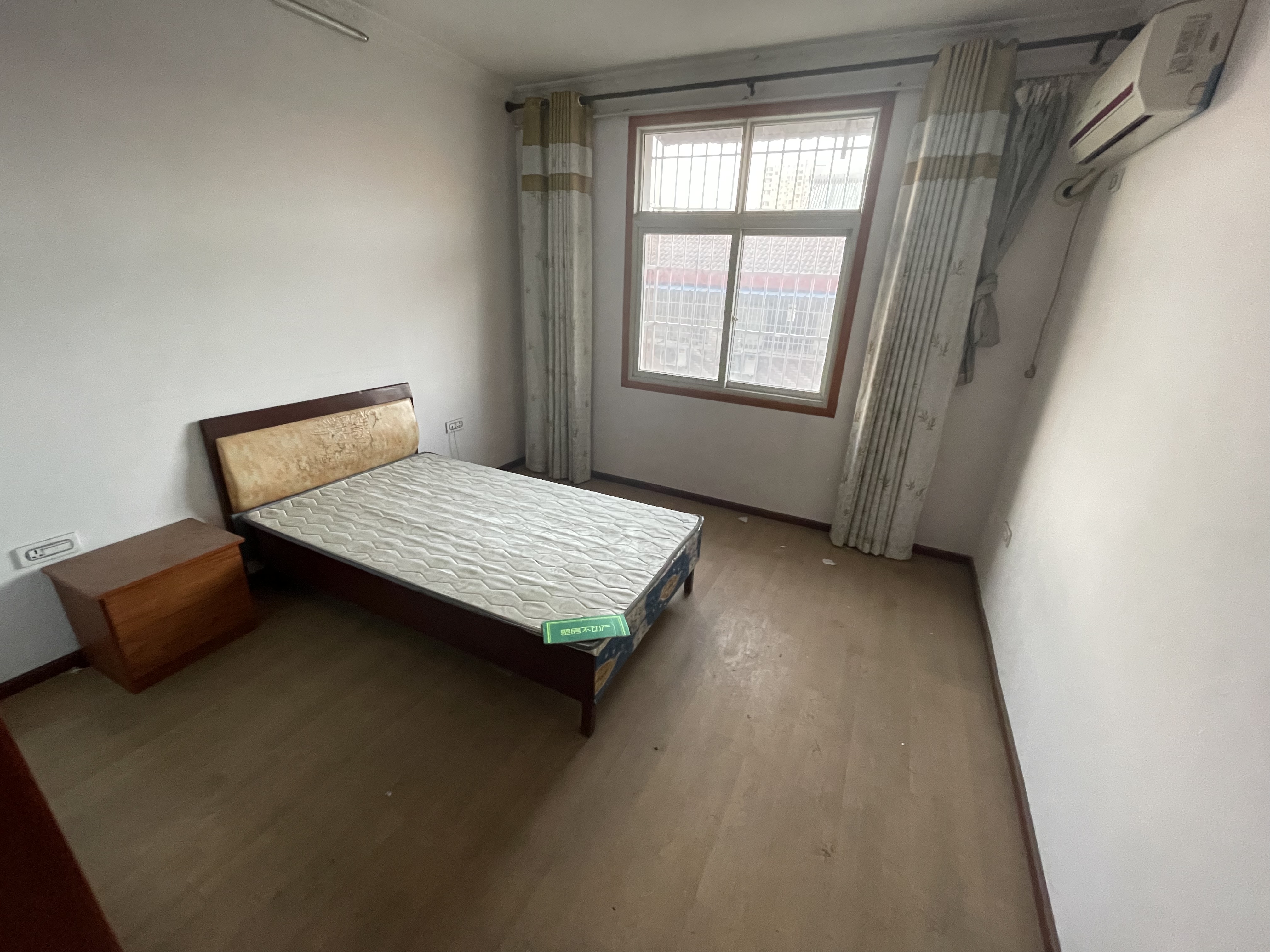 恒雅名苑沔中旁富迪三友对面简装两房出租自主都可周边配套齐全诚意出售