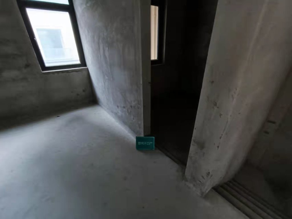 绿地华庭双排大别墅带超大院子带地下室享人生  生活从这里开始