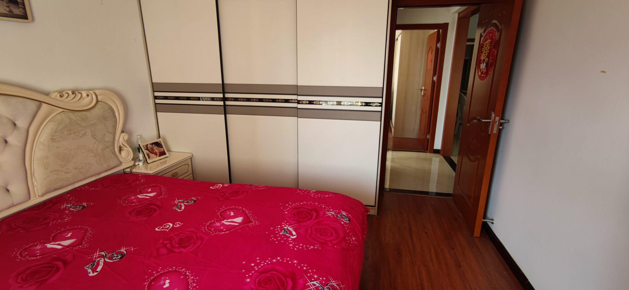 森林国际，精装两房，好楼层，拎包入住南城新区 旁