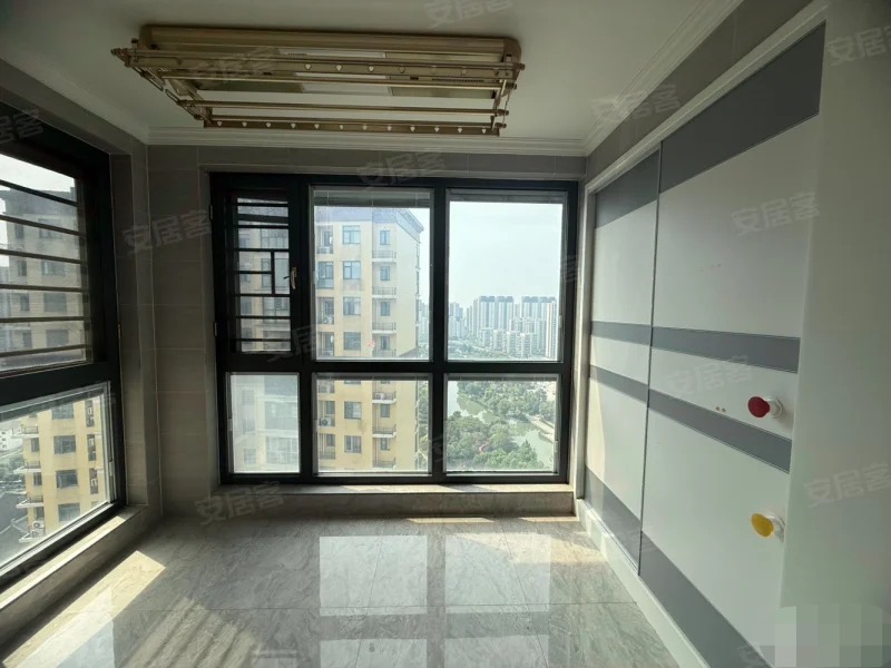 捡漏，城南，新城壹号五期，沔阳公园旁，精装三房两卫，性价比高