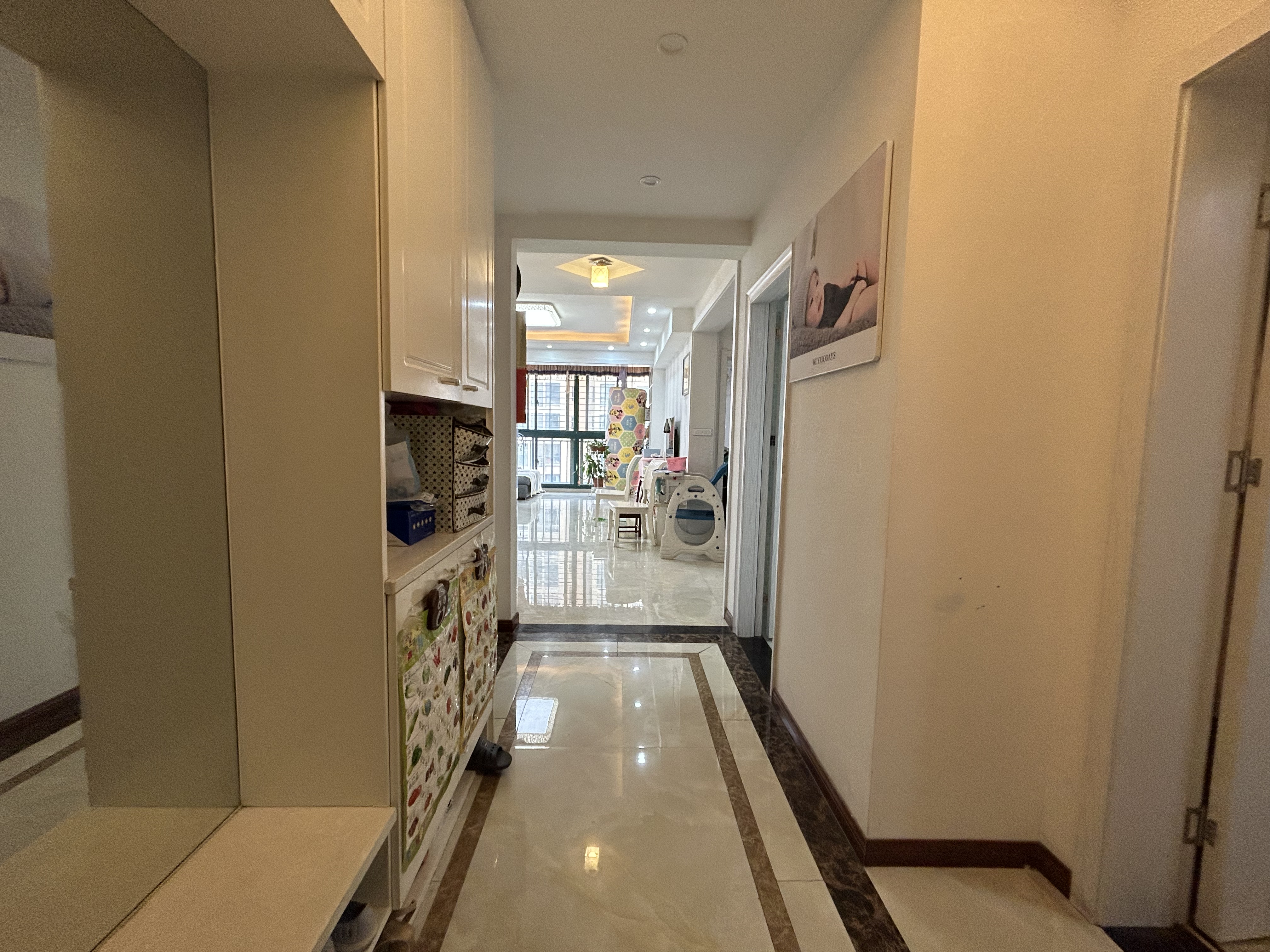 新城一号.精装三房.证件在手满二.看房方便