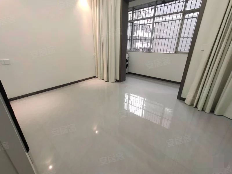 又降价了，检漏，西桥菜场旁，步梯中间楼层，架空3楼，精装2房2厅一卫，有院子，有证