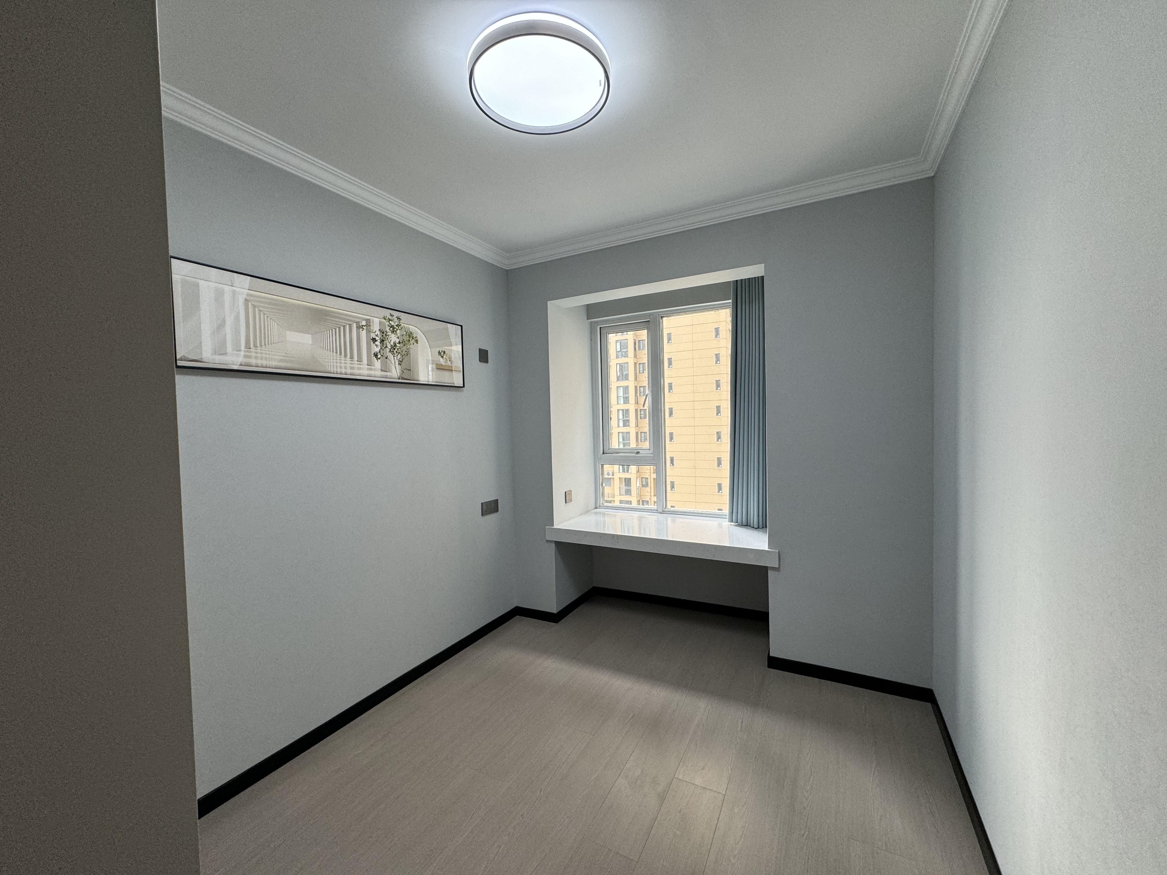 满庭春3室2厅2卫全新精装修房屋户型好楼层好优价出售