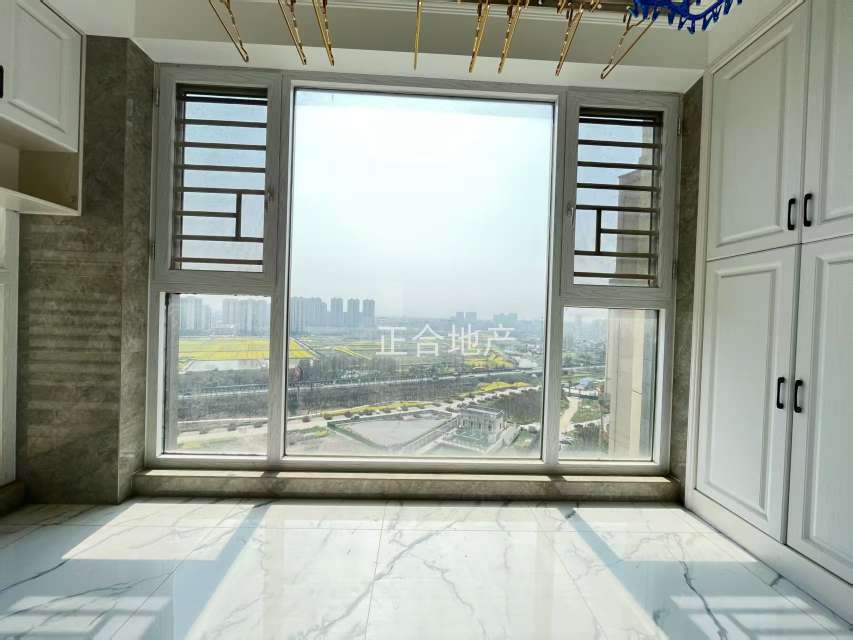 亏本出售，城南，南国明珠，精装三房，电梯好楼层16楼，元泰三中，证满二