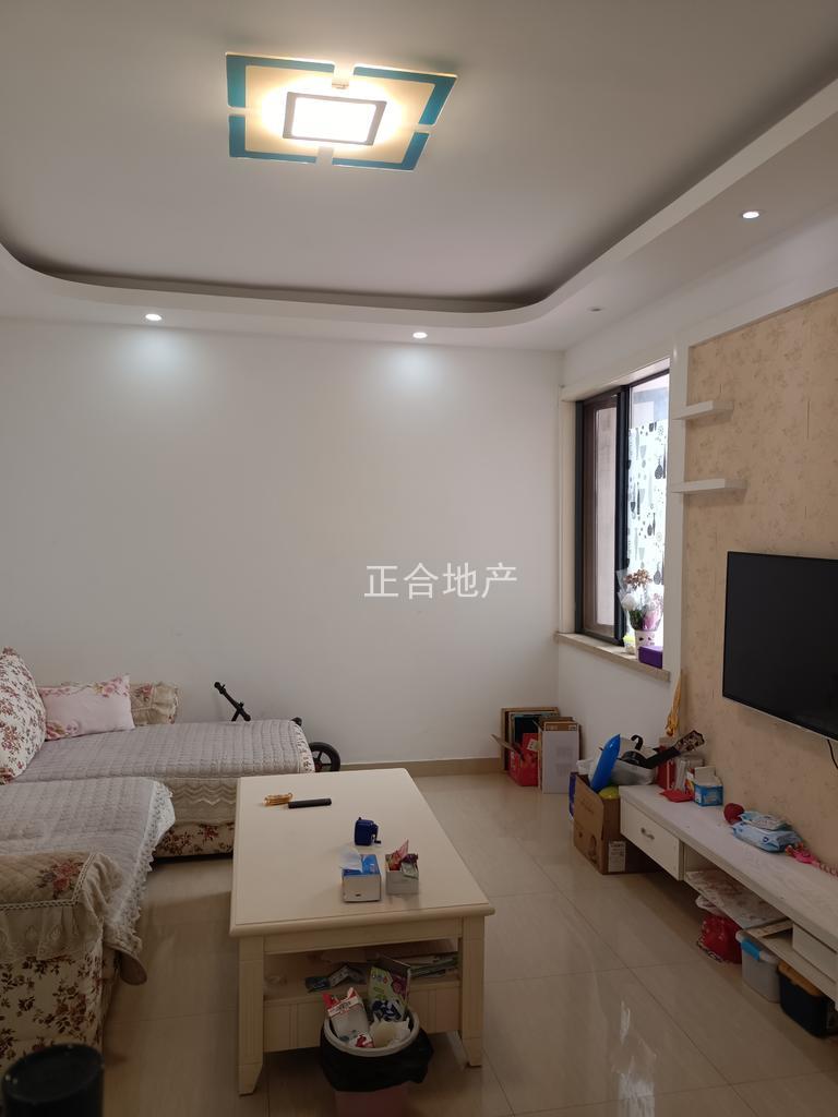 金域城邦，精装两房，小高层好楼层13楼，家具家电齐全，拎包入住