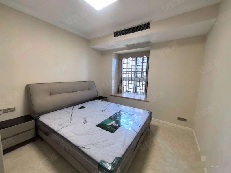 翰林公馆，中间楼层，前后双阳台，精装三室两厅两卫，满二