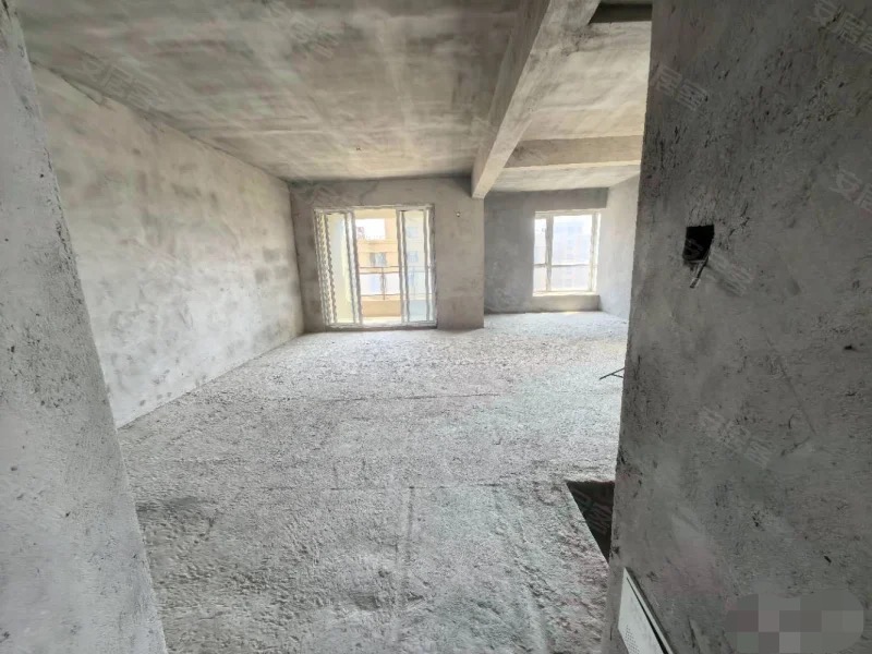 城东，公园世家，单价3400，电梯中层，证满二，两房