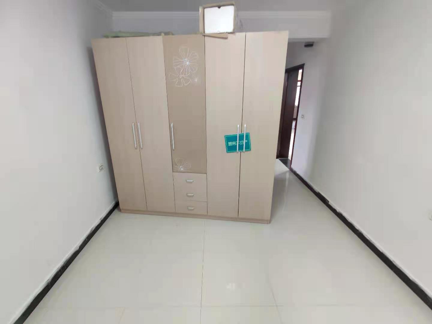 中天小区刘口菜场旁边大三房步梯 好的楼层东西全送有意向就看房