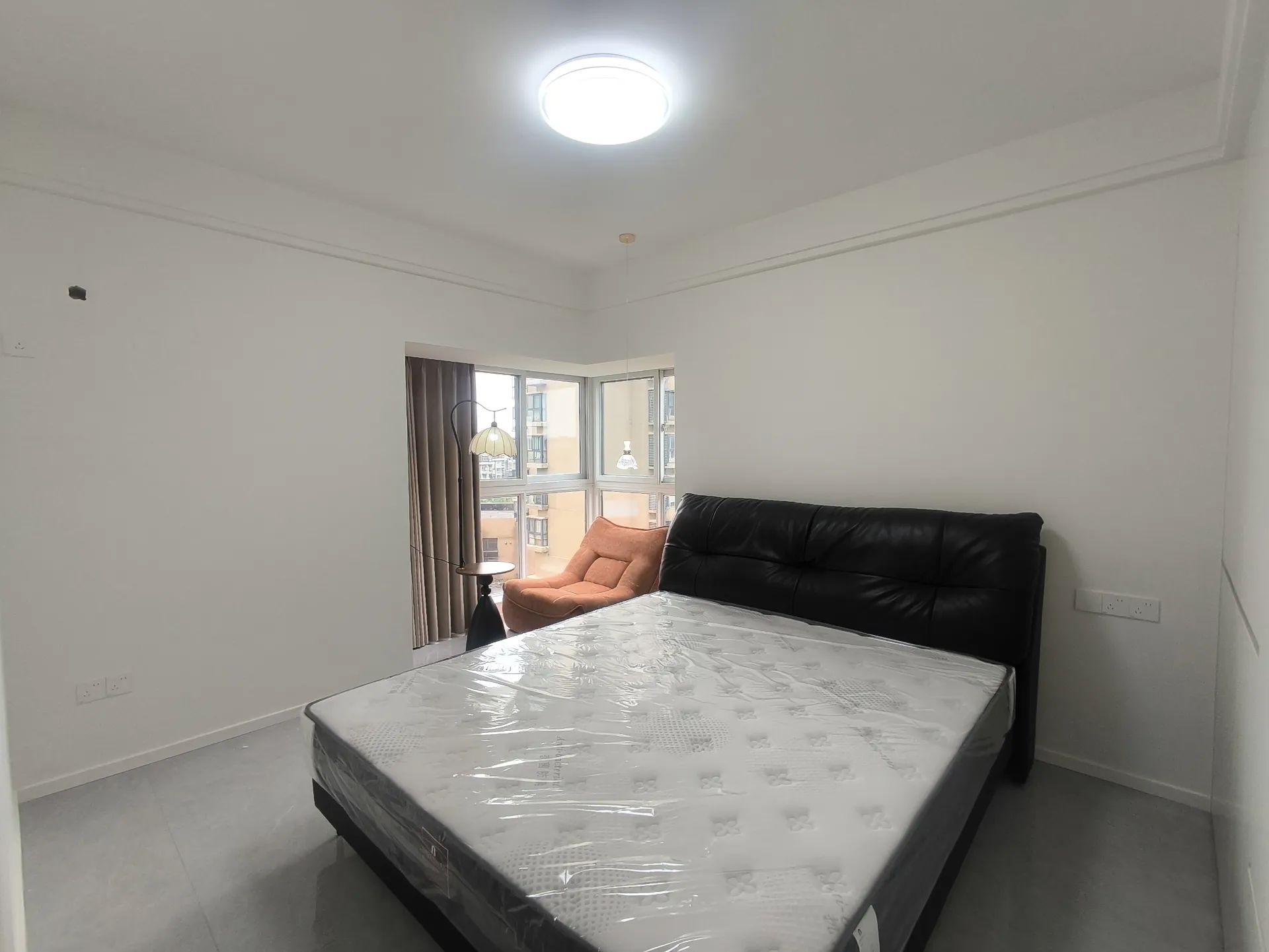 降价了，圣淘沙，老三中附近！全新装修3房，好楼层，证满二