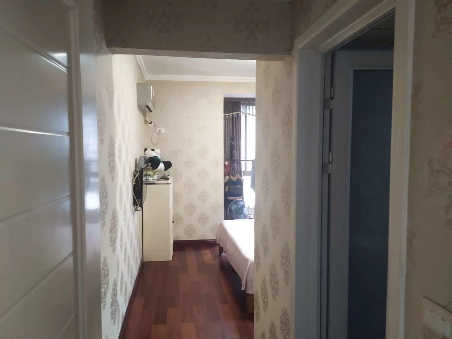 城南金城花园精装修三房，满五 