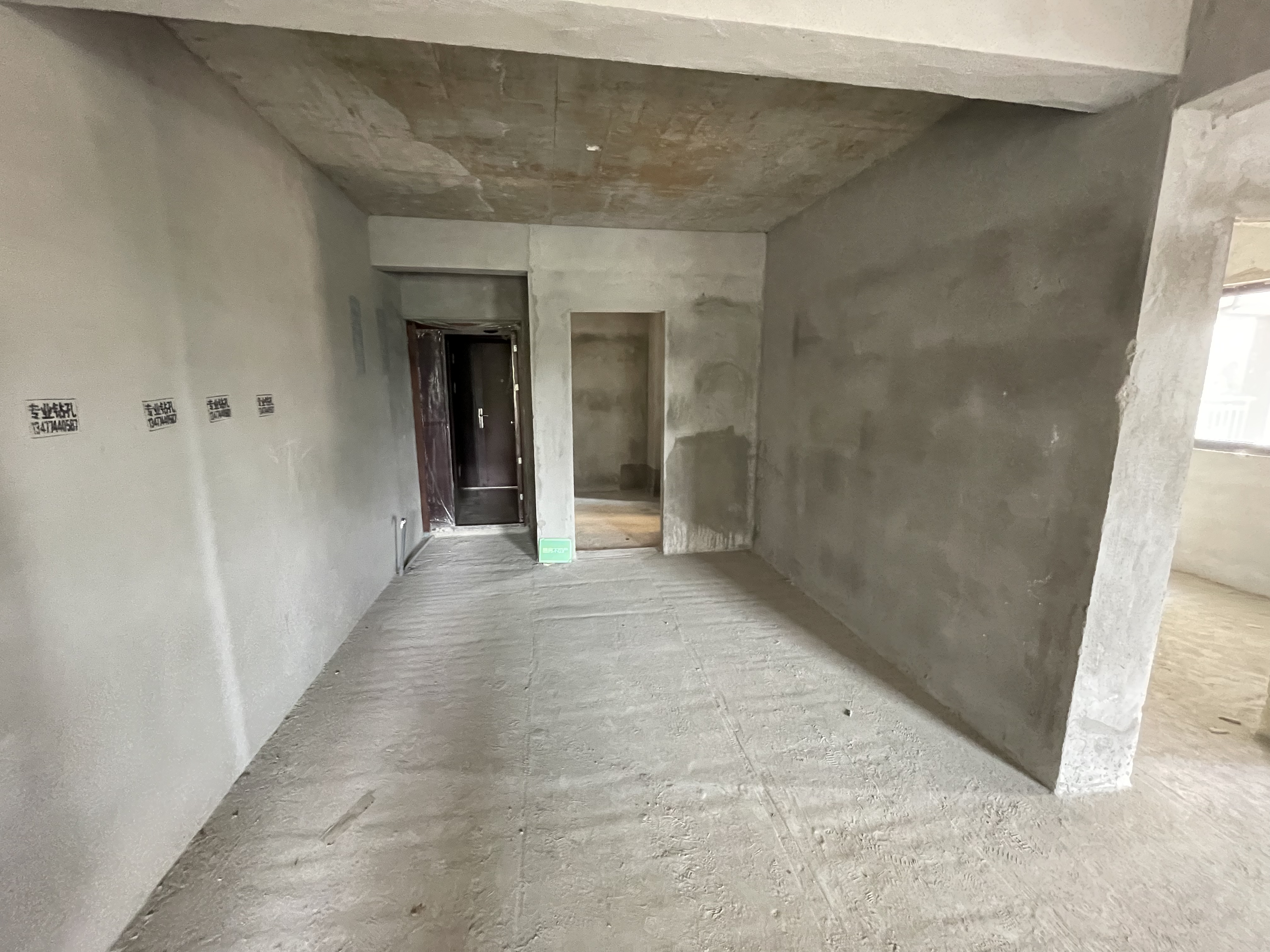 蓝天新城满二稀缺小户型两房带地下车位打包带大露台采光非常好方便看房诚心出售