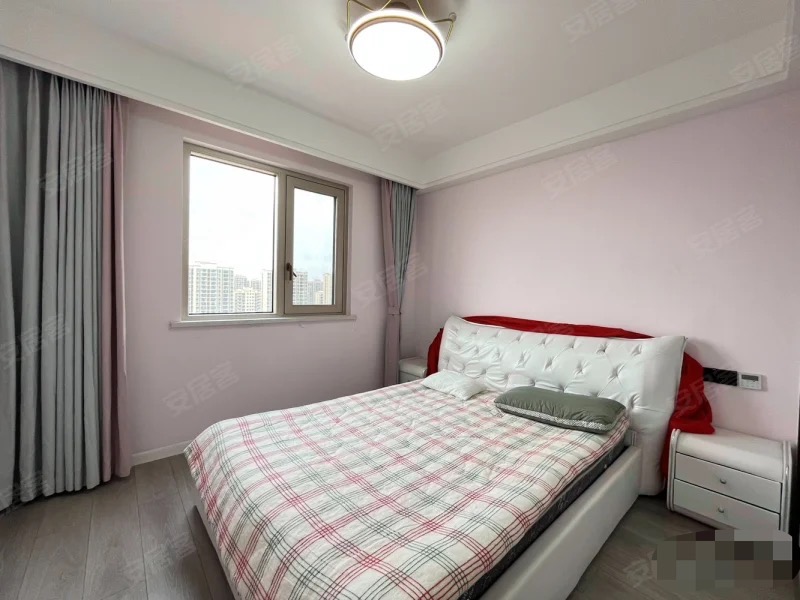 新二中二小旁，沔阳清华园，精装大三房两卫，可拎包人住！单价5字头，老证