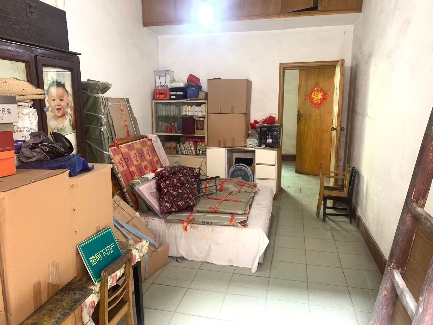 龙华山酒店对面 盐业宿舍 步梯2楼 看房方便 有不动产证