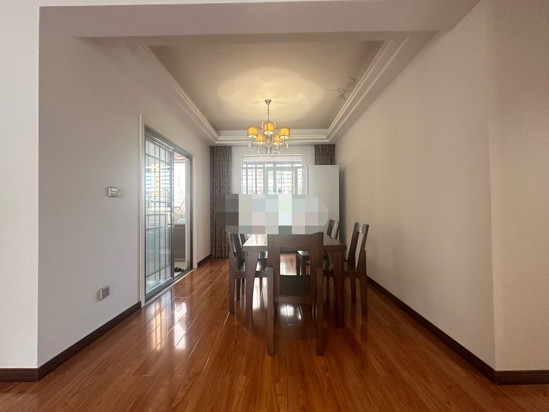 165，急售，城南，紫金城，精装大三房边户，200平大露台，证件满二，南北双阳台，单价5300