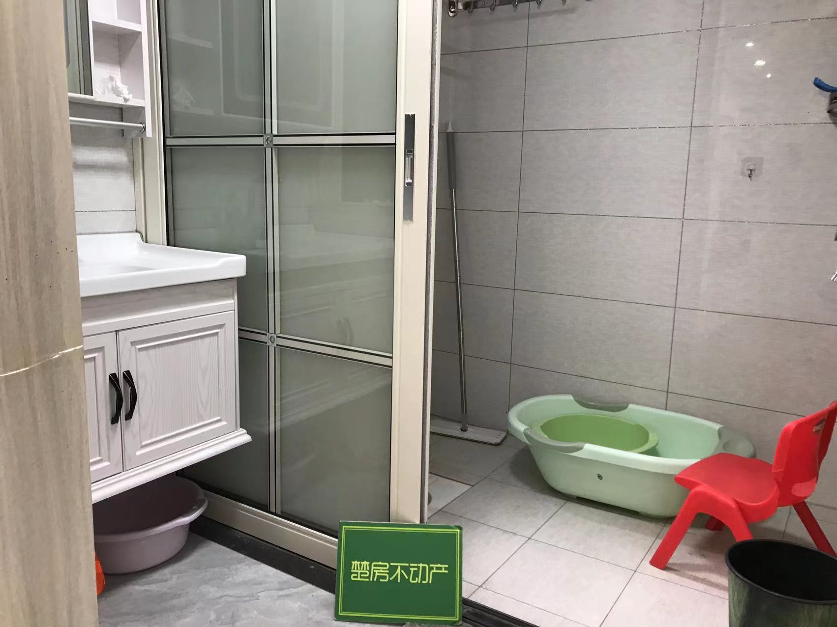 急售急售满庭春精装卖毛坯价配套齐全精装大三房边户户型好诚意出售