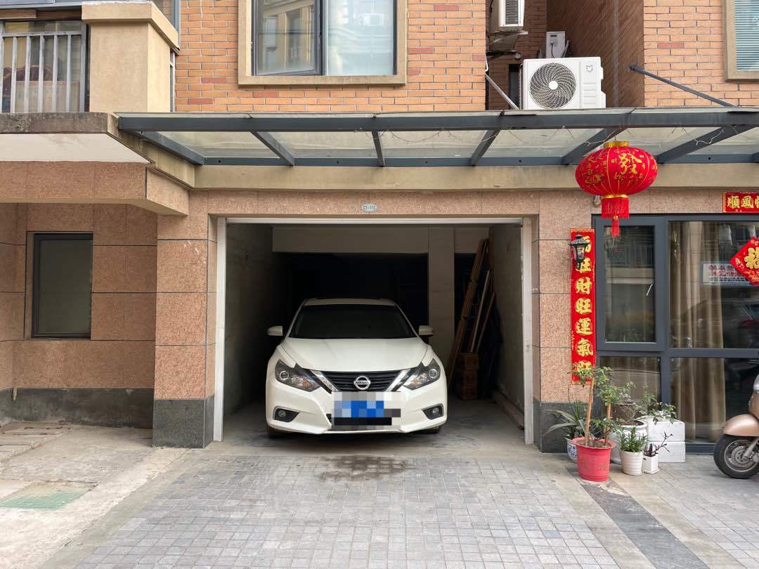捡漏，城西，绿地麓城，精装三房两卫，带可改造车库、储藏室