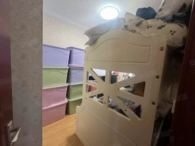 154，亏本出售，和合国际，，电梯17楼，精装三房，东边户，单价5200，证件有惊喜