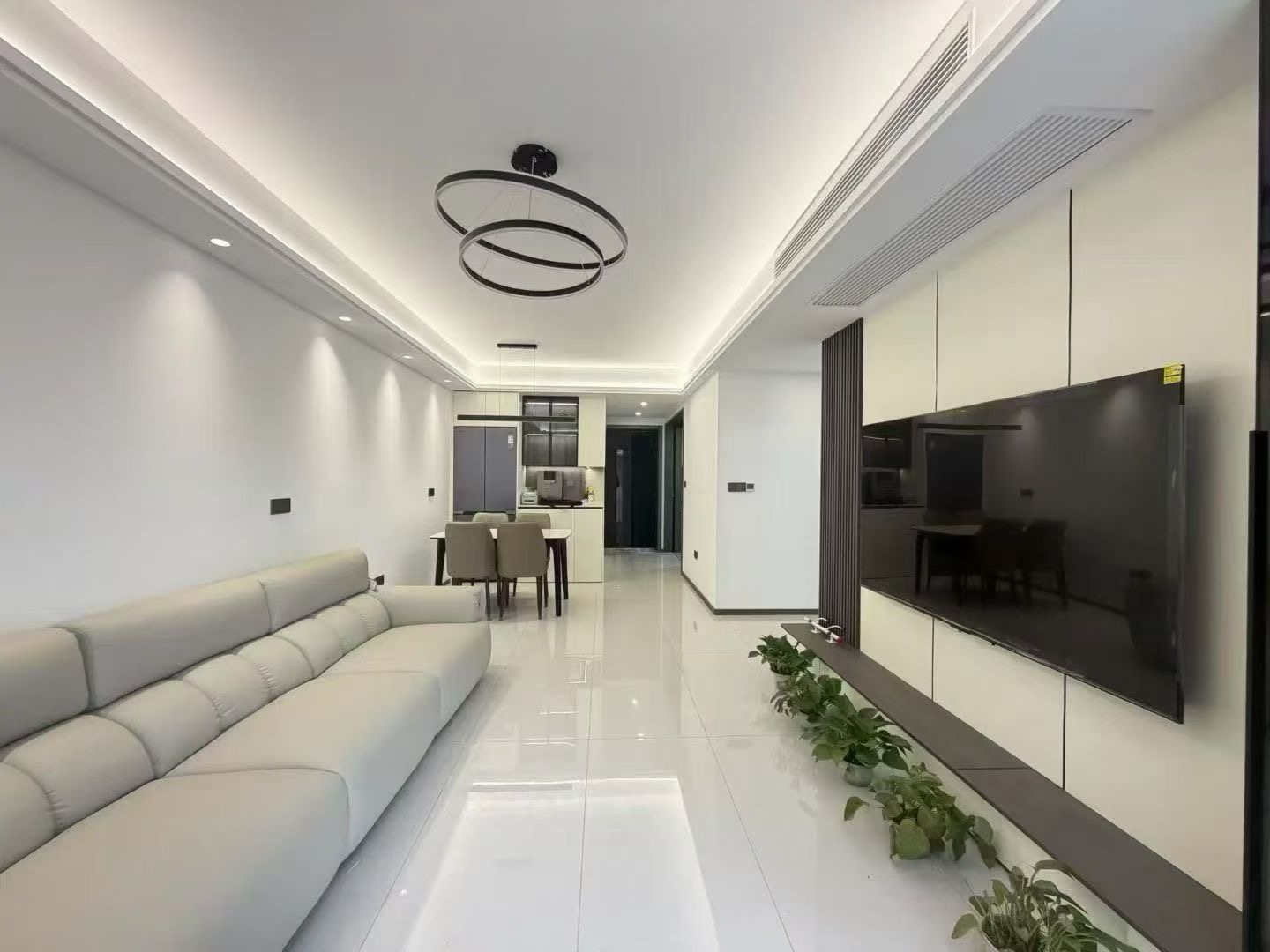 城南，吾悦华府，现房，精装房3房2卫，一天未住，4月份满二，好楼层