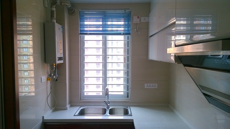 翰林公馆3室2厅2卫130平精装修家具家电齐全优价出租！