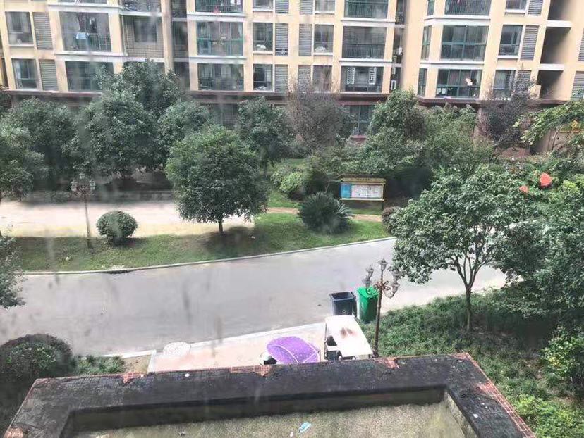 城一号小高层，精装修，拎包入住