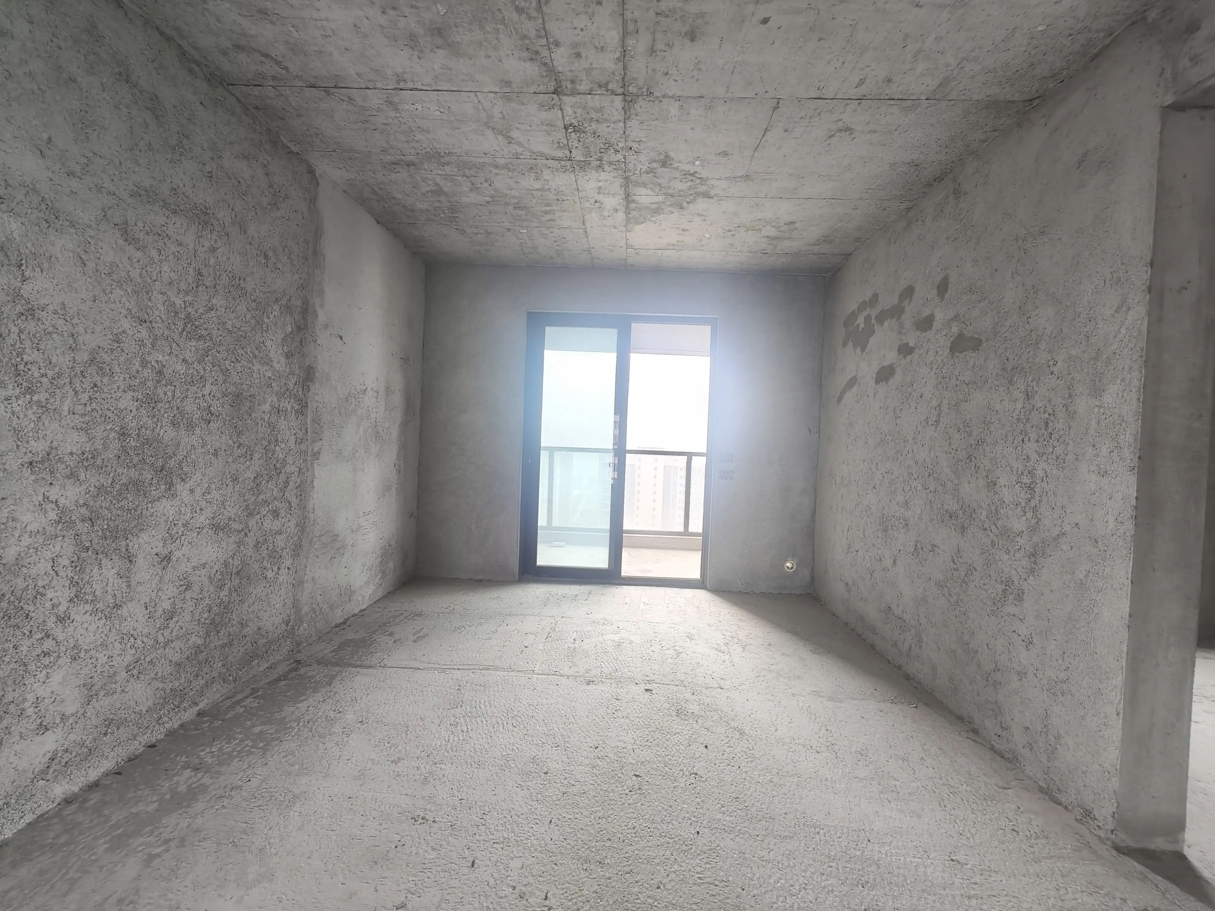 吾悦华府旁，锦绣望府，边户，南北双阳台，送车位，证满二