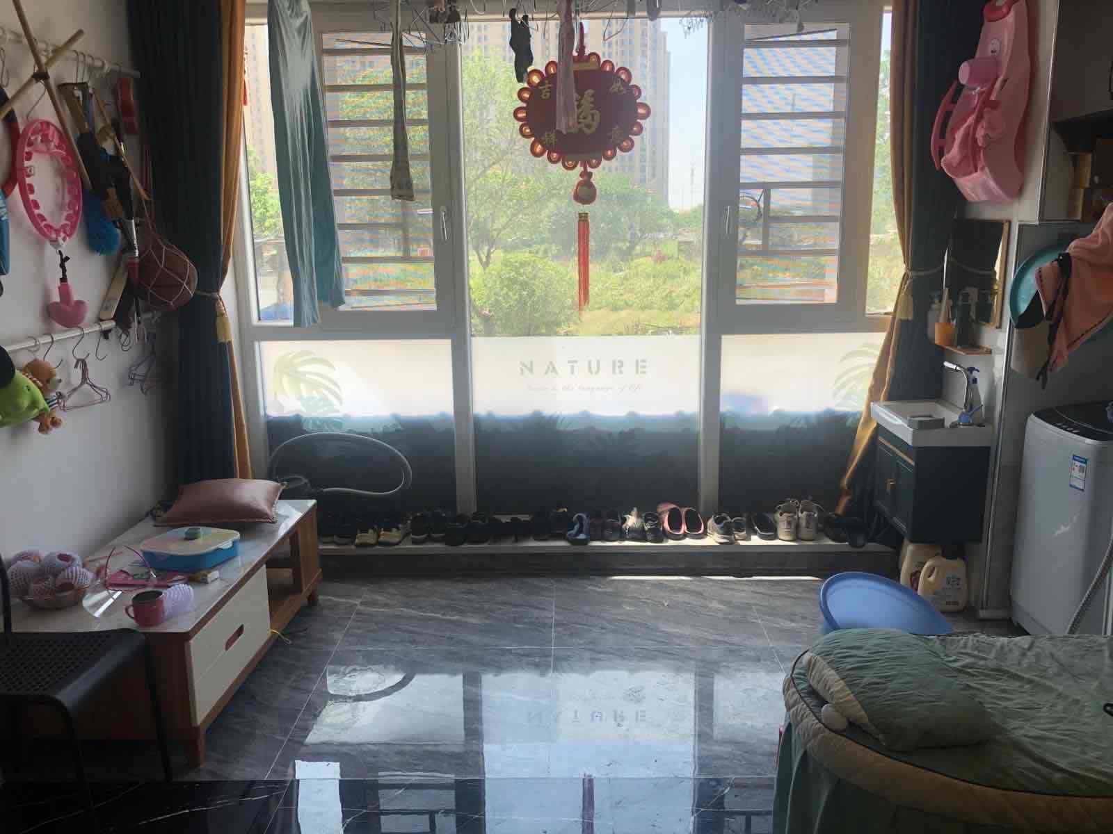 城南，新城一号五期洋房，复式楼，1楼带超大院子➕4个停车位，证满二