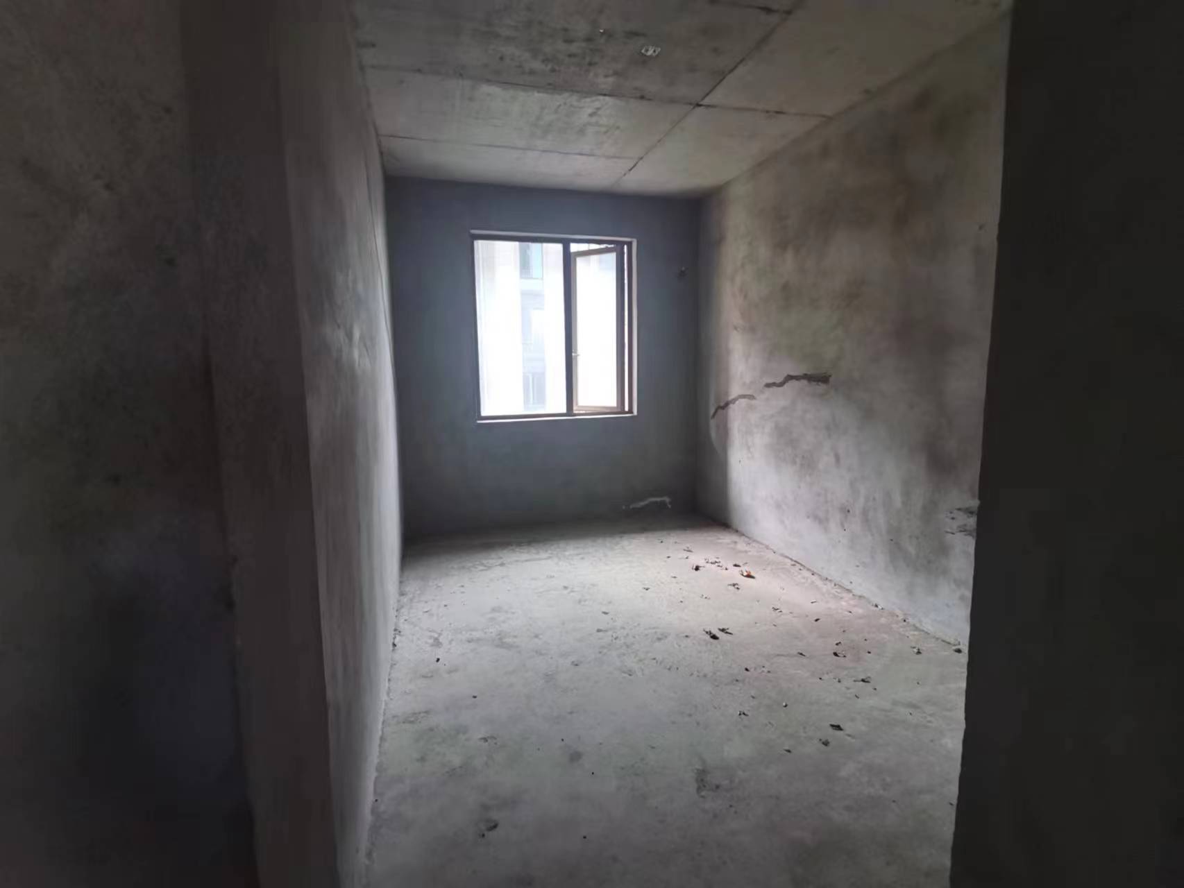 绿地香格里拉.步梯小洋房.南北通透双阳台.看房方便