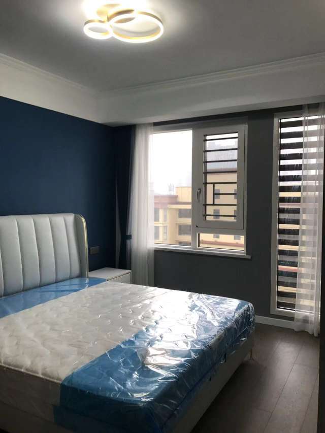 全新装修基本没住品牌家电家具装修花40多人车分流银孚领秀城边户