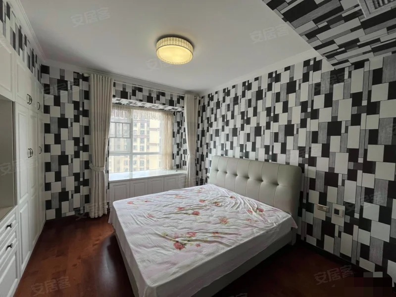 377，捡漏，和合国际，精装三房，电梯好楼层，边户，成色新。拎包入住