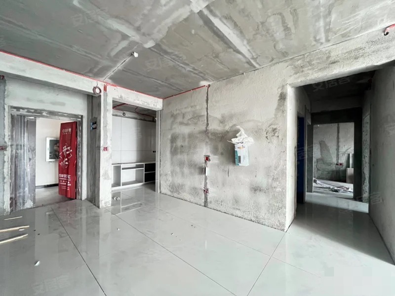 357，业主亏本急售。职院对面，沔阳天泽园，好楼层，单价4600，半装修，水电已走阳台已封，证满二