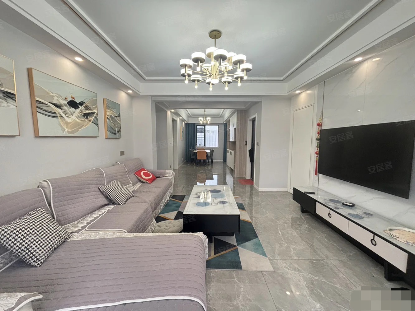 322，城南，荣怀，一梯一户，拎包入住，9.9成新，视野采光好，南北通透