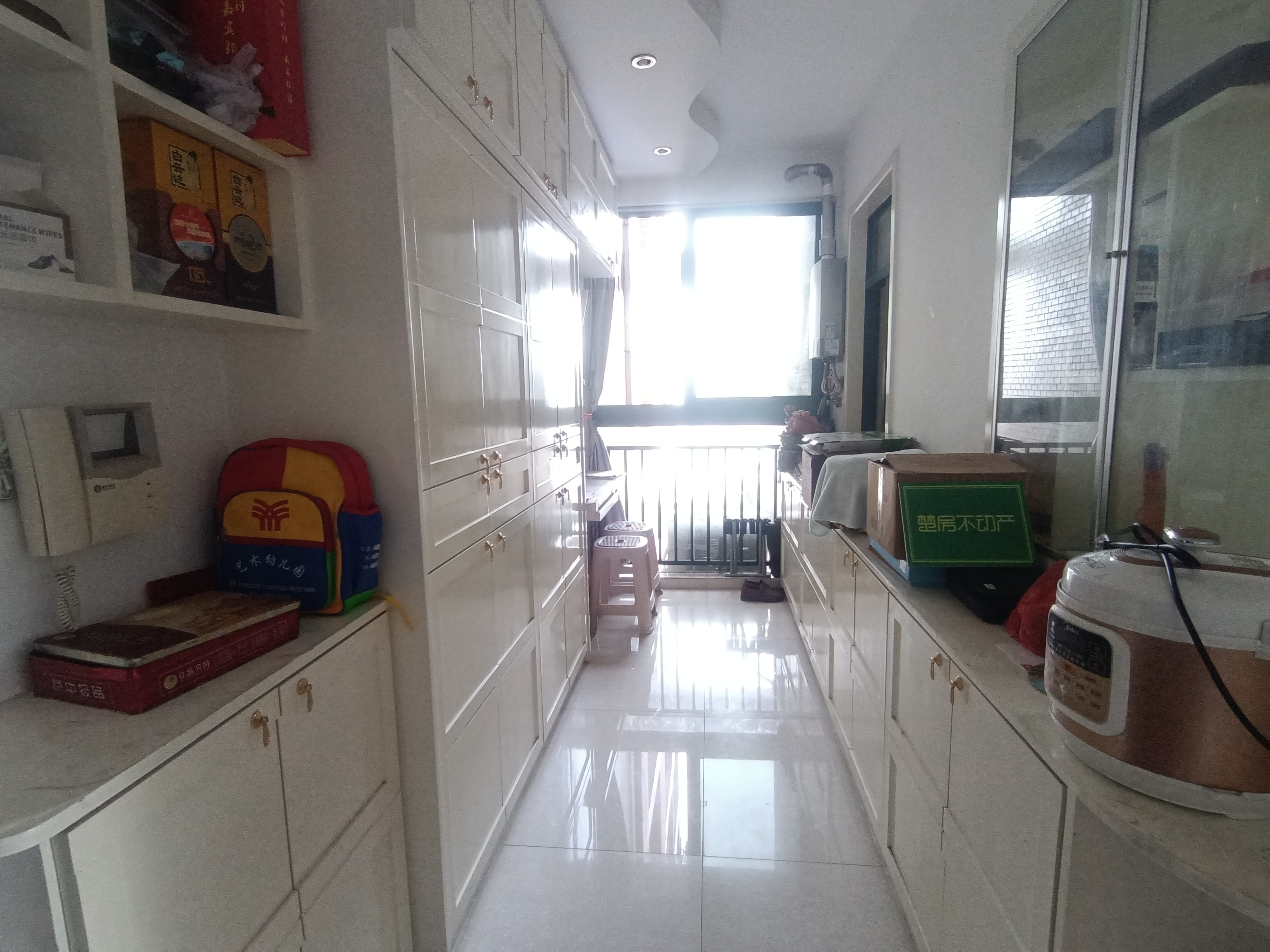 时代广场车站旁精装三房下楼菜场方便狠诚意出售