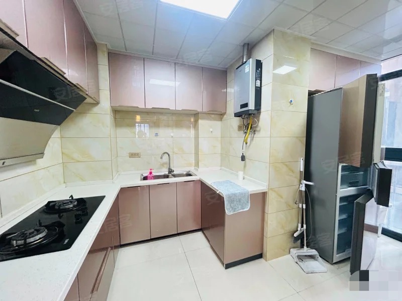 捡漏。城南，森林国际，精装三房，成色新电梯好楼层，拎包入住