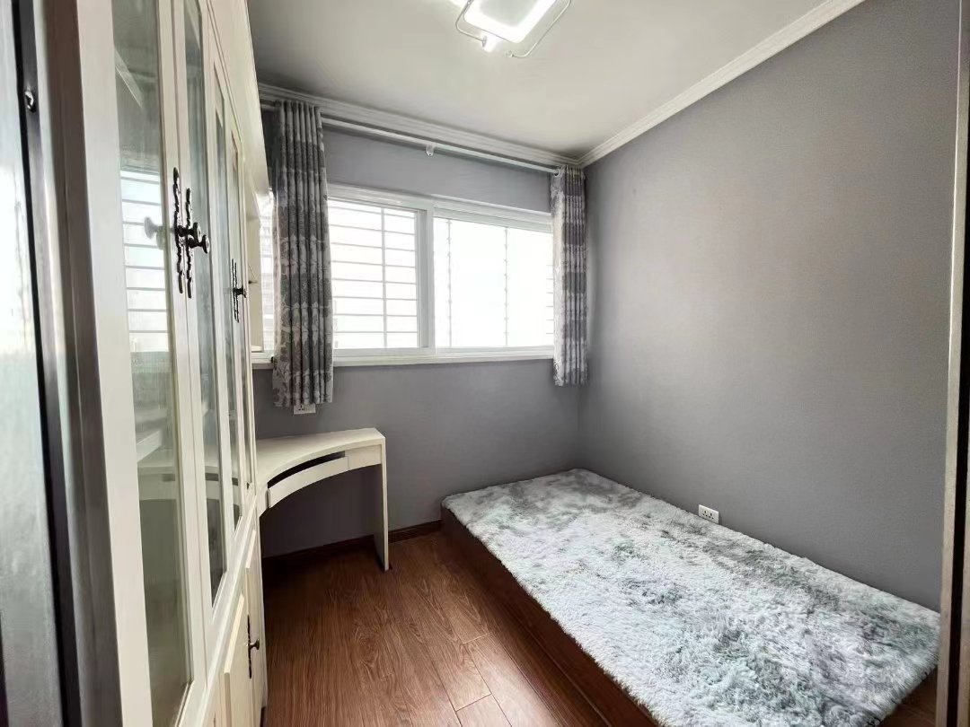 和合国际.精装三房.房子成色新.看房有钥匙