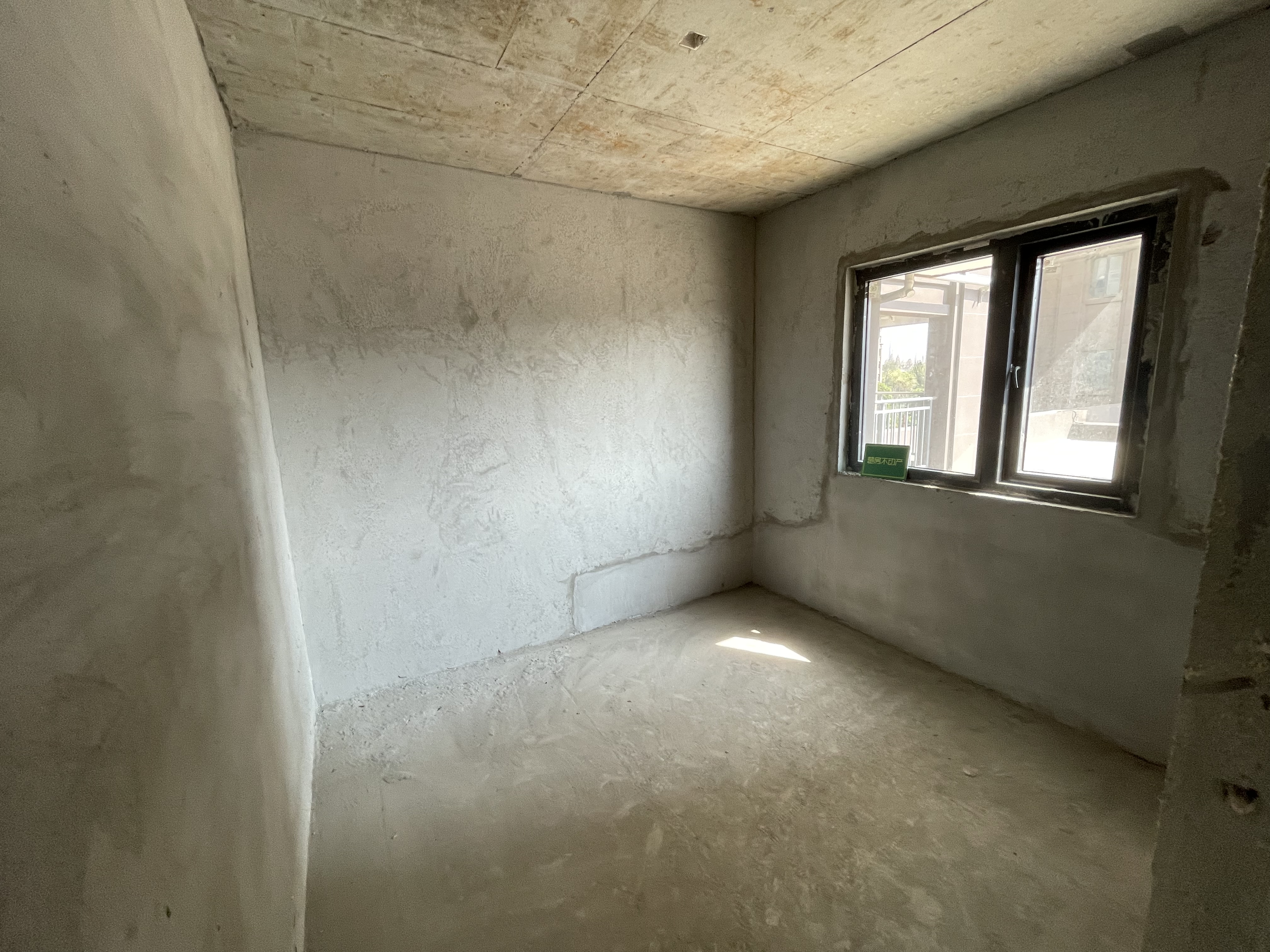 蓝天新城满二稀缺小户型两房带地下车位打包带大露台采光非常好方便看房诚心出售