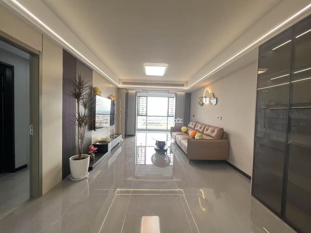 城南，沔阳天泽园，精装三房，边户，中间好楼层，诚心出售，证满二