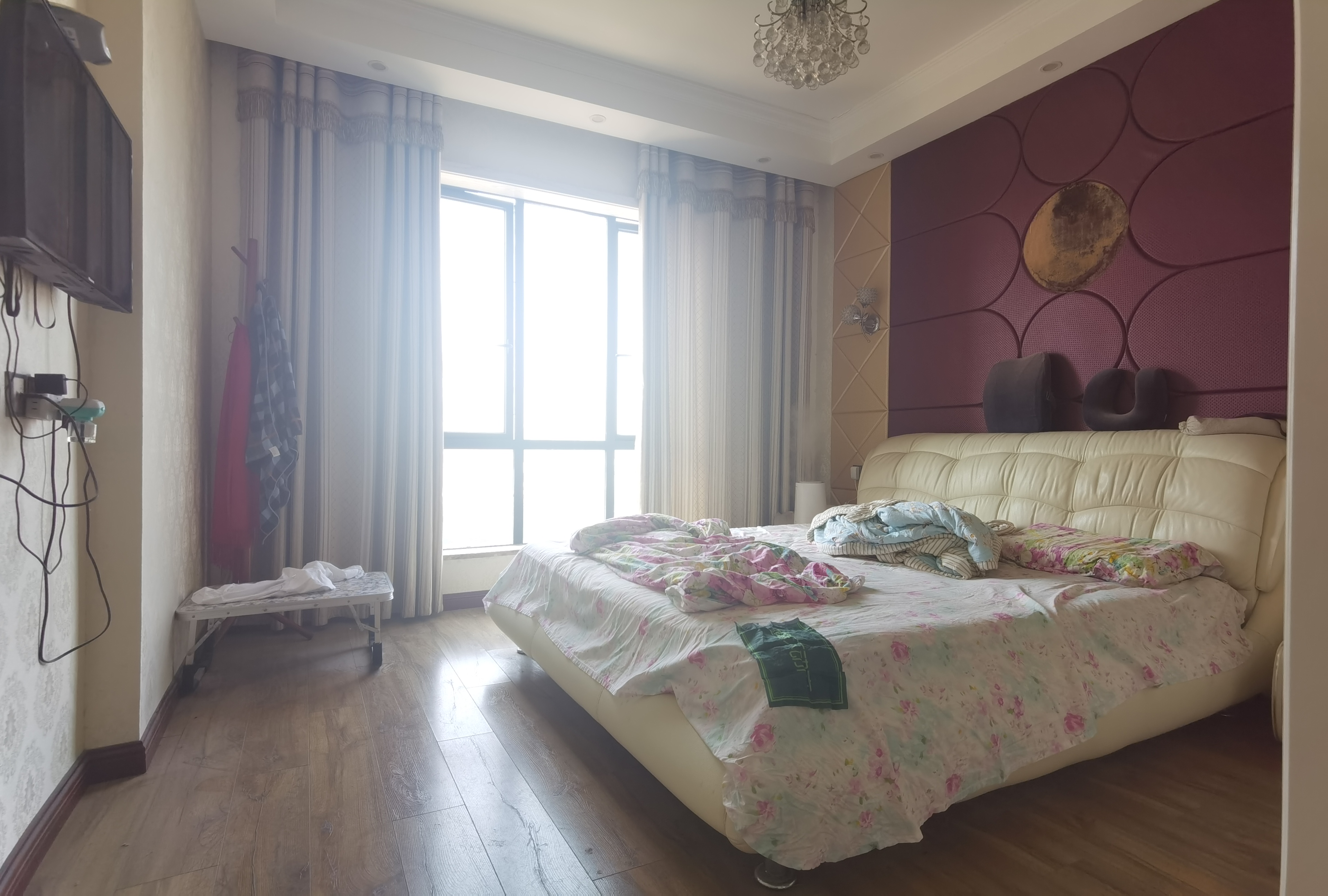 绿地香格里拉精装修双阳台三面采光家里装修的很好