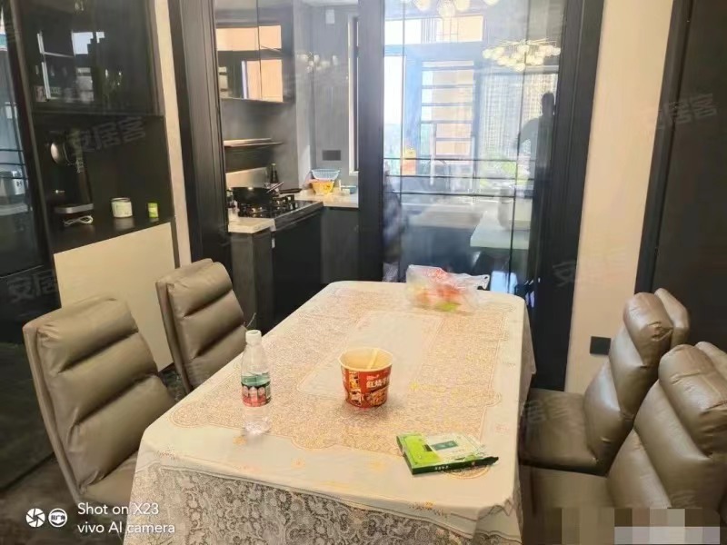 85，亏本出售，​清华园，全新‬装修卖毛坯价，精装三房，新二中旁，‮梯电‬小‮层高‬