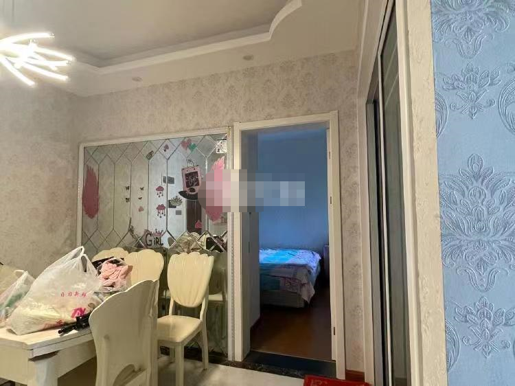 元泰精装三房，家具家电齐全拎包入住，房子漂亮的很