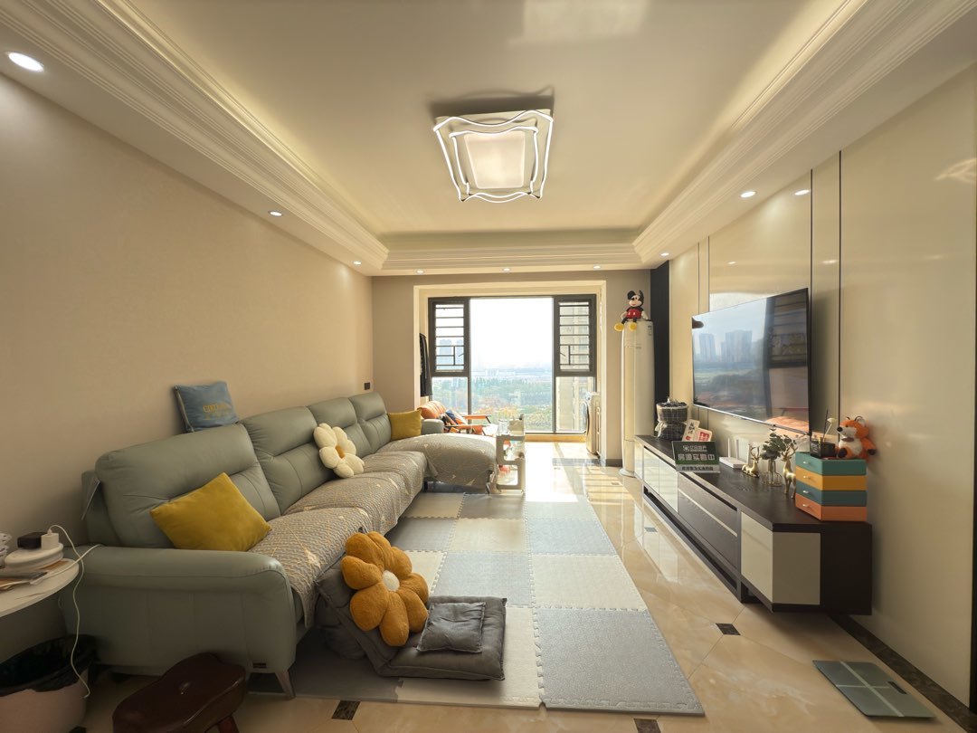 捡漏，城南，南国明珠，南北双阳台，精装四房，单价5200，证满二，好楼层10楼