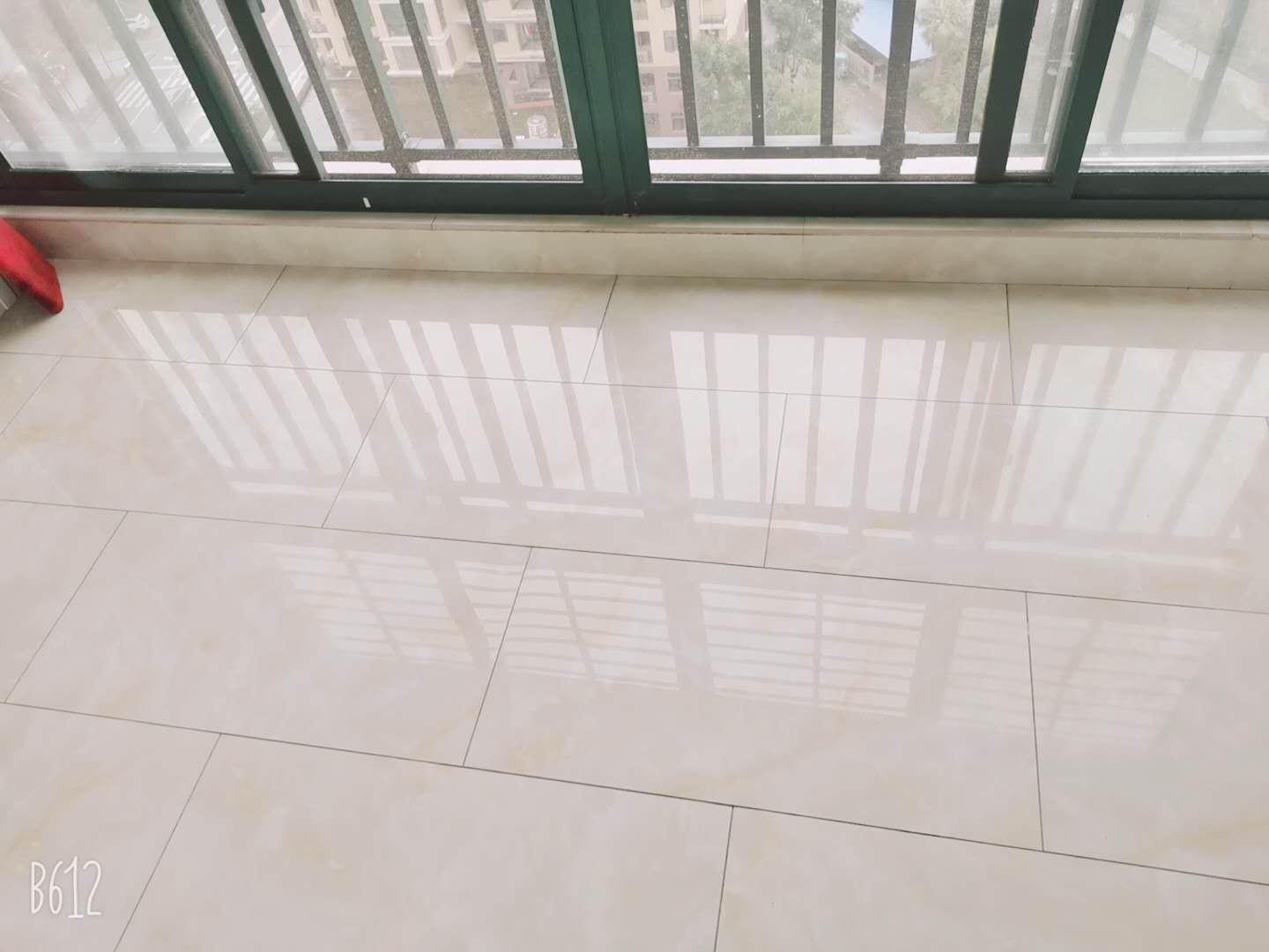 降价啦新城壹号四期湖景房四室两厅两卫双阳台拎包入住