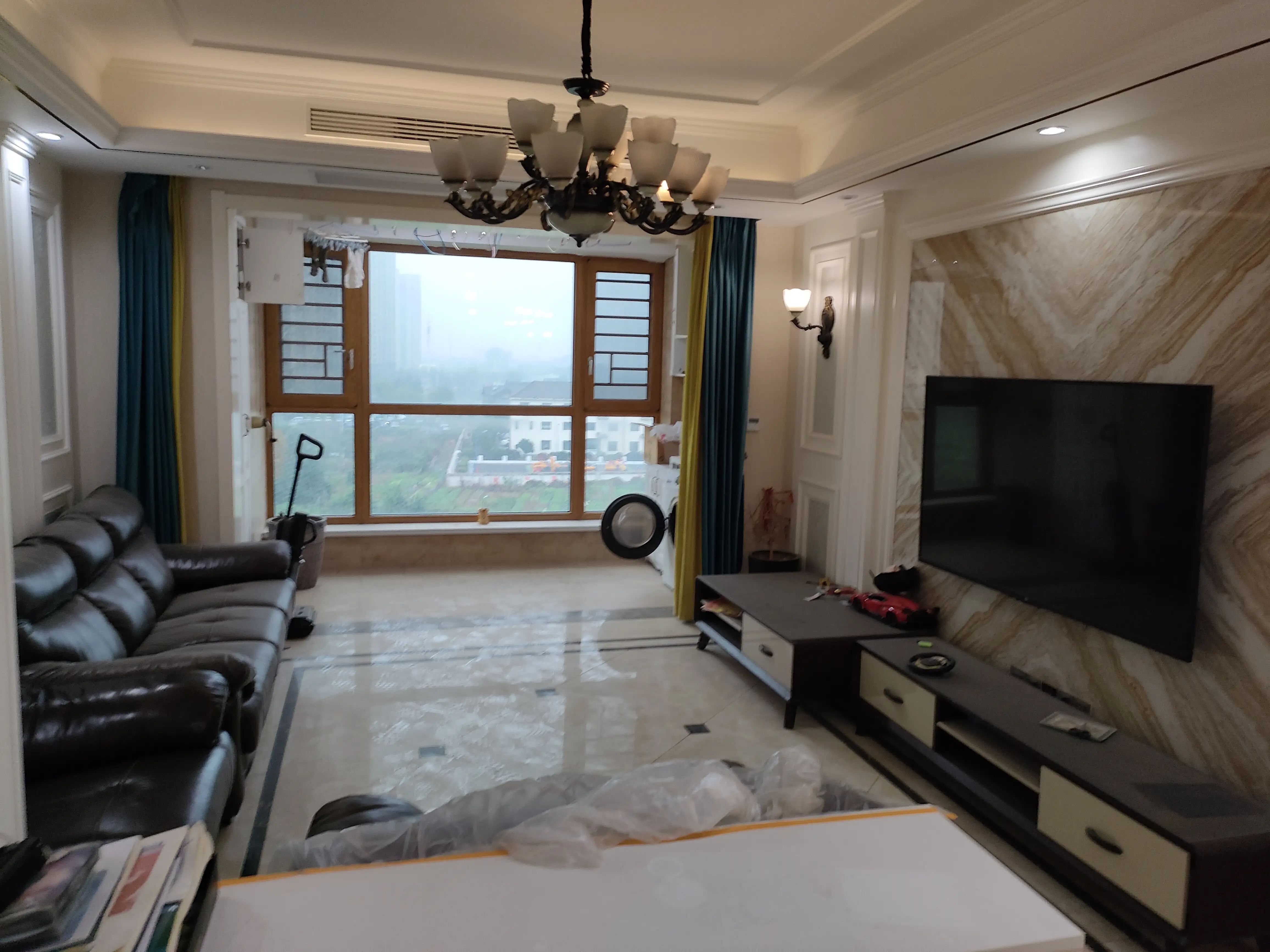 城南，新城五期，电梯洋房，好楼层5楼，精装3房2卫，证满二