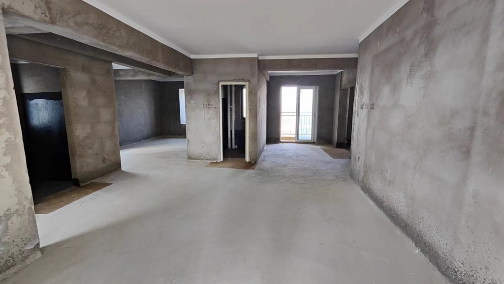 新二中二小旁森林国际毛坯大四房证件满二电梯高层适合出租自住照顾小孩