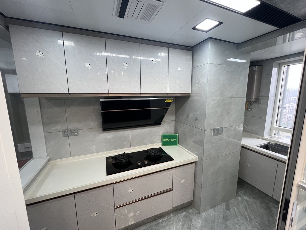 元泰未来城全新装修好楼层送入户花园带麻将室，一天为住