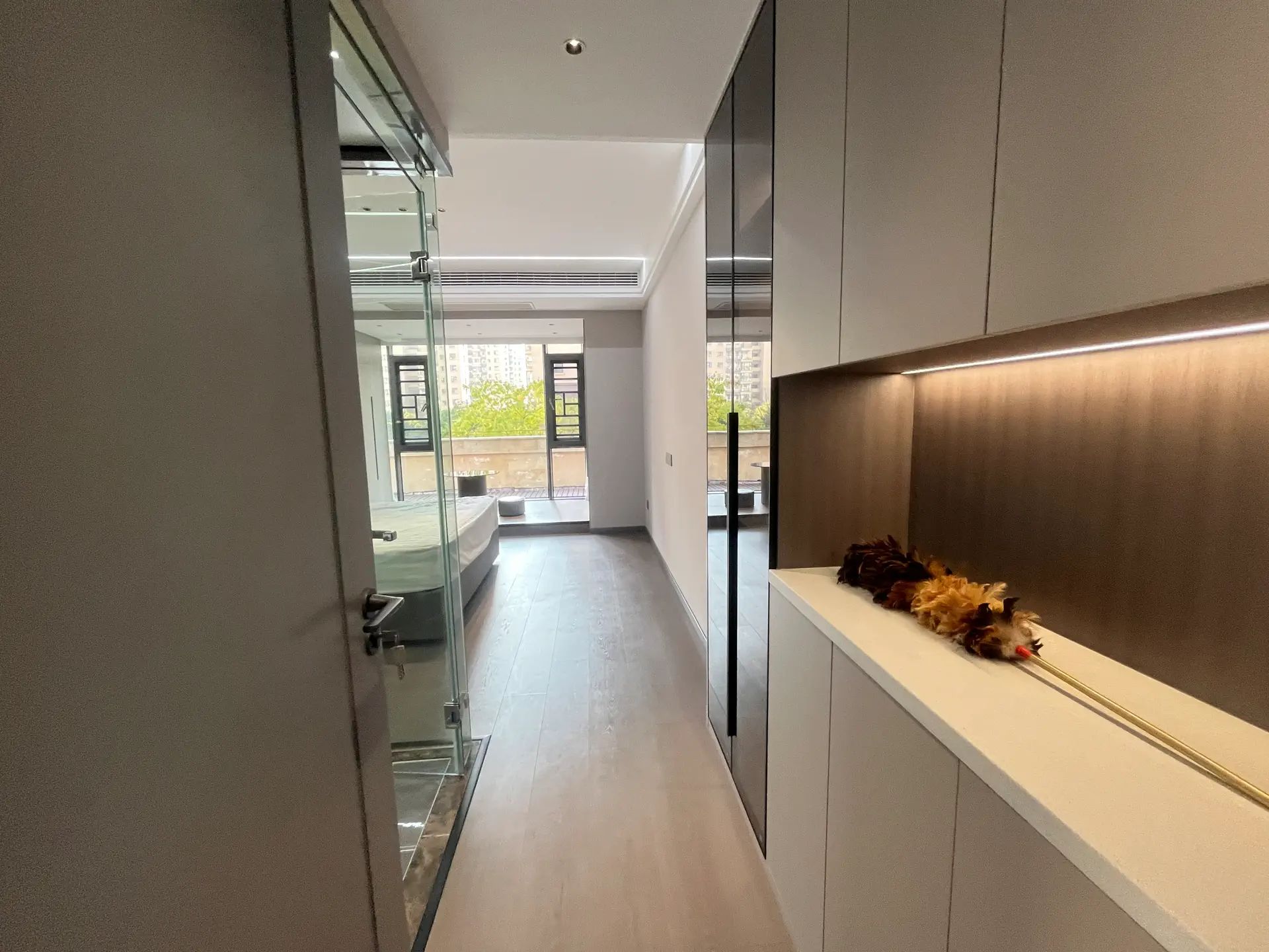 城南，荣怀二楼，带大露台，精装三房两厅两卫，证满二，南北通透