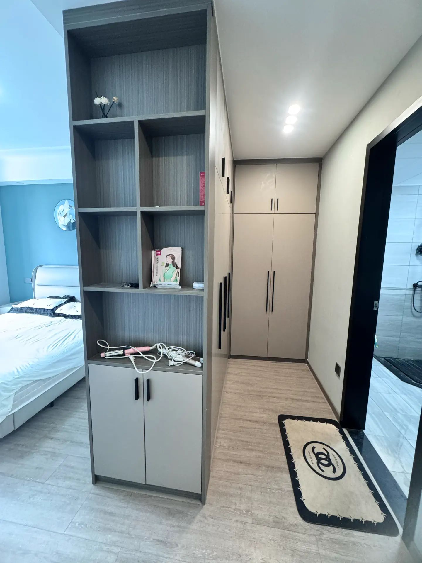 降价了，亏本出售，城南，元泰未来城C区，9.9成新，边户，精装三房两卫，诚心出售